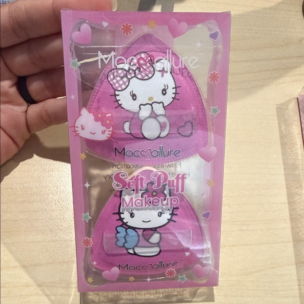 Hello Kitty Makeup Puff Set